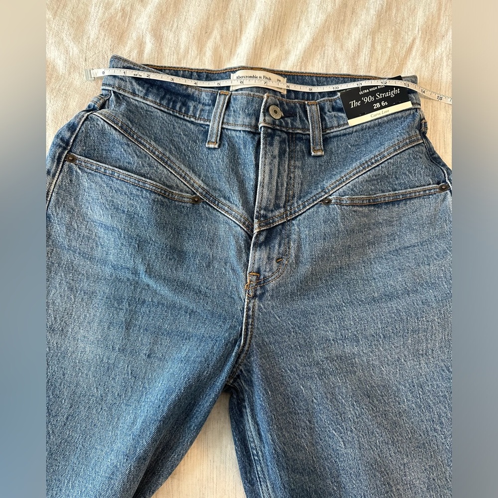 Abercrombie 28/6 short medium wash NWT